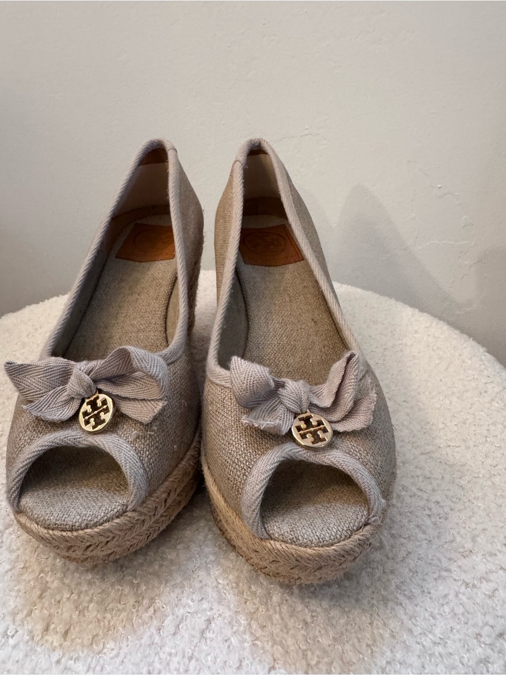 Tory Burch Light Beige Open-Toe Espadrille Wedges with Bow and Logo